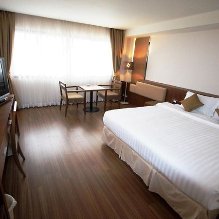 Hiran Residence Patong Buitenkant foto