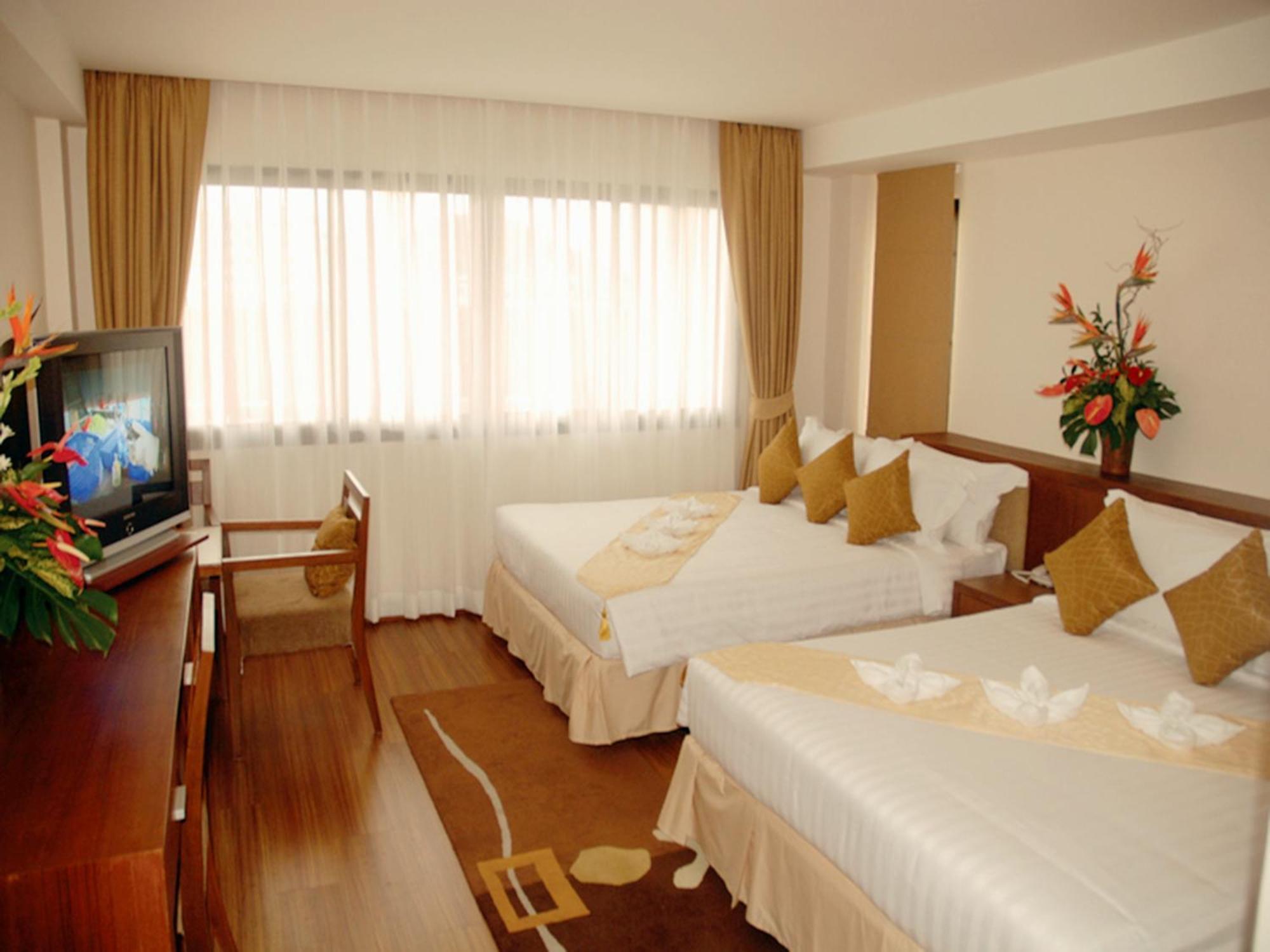 Hiran Residence Patong Buitenkant foto