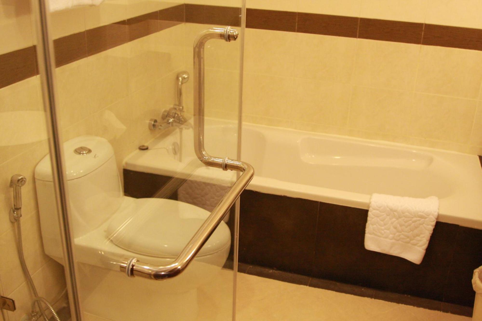 Hiran Residence Patong Buitenkant foto